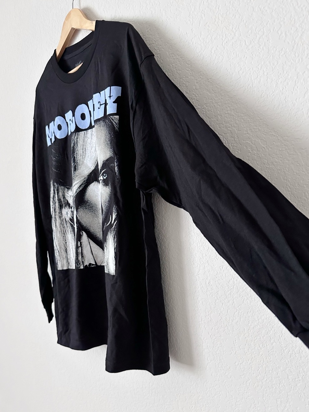 NEW Megan Moroney Long Black Graphic Sleeve Tee - Picture 4 of 7